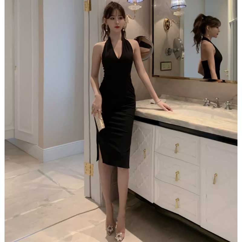 ホルターネックタイトワンピース