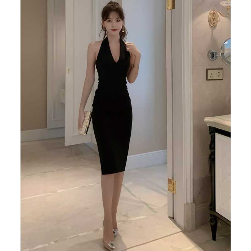 ホルターネックタイトワンピース