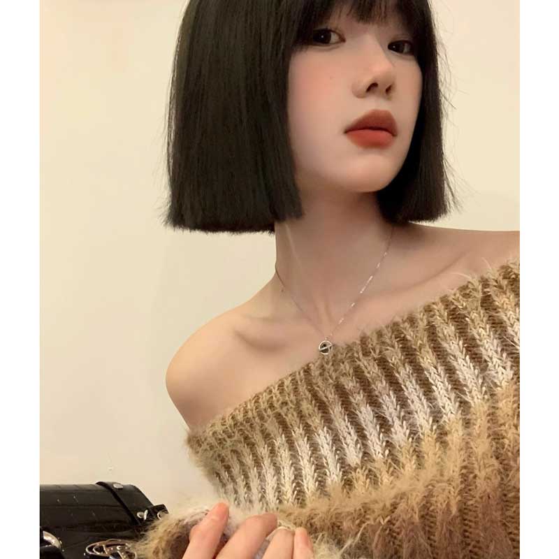 オフショルダーシャギーニット