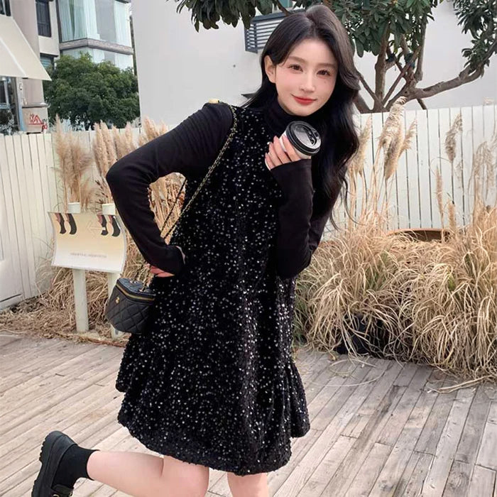 ハイネックカットソー×グリッターワンピース