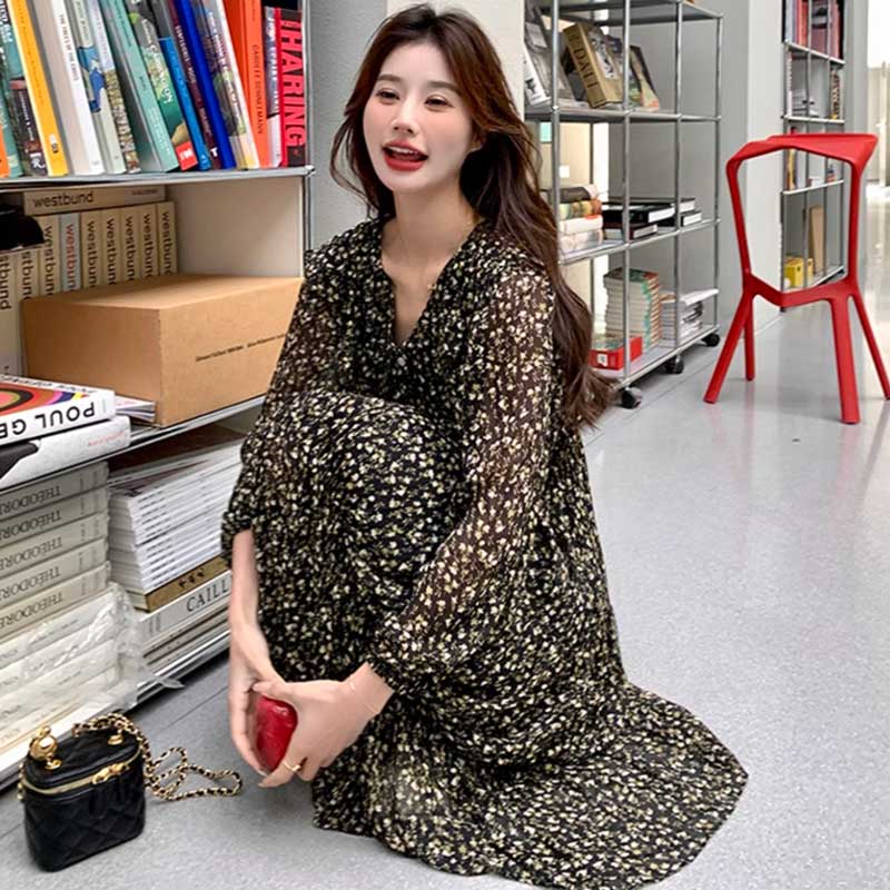 Vネックシフォンワンピース