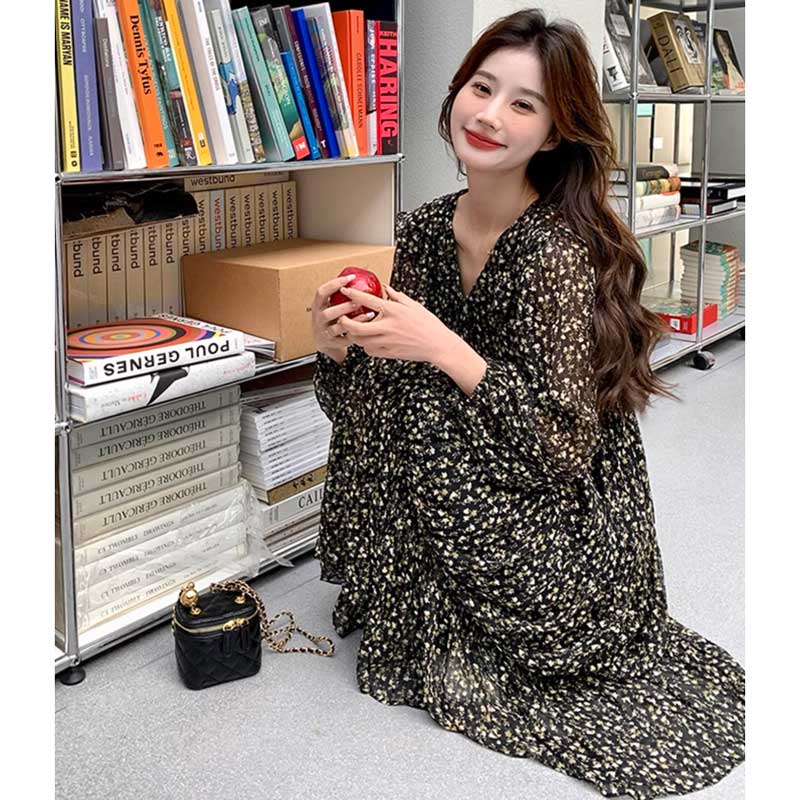 Vネックシフォンワンピース