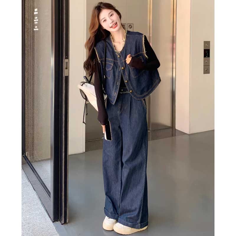 デニムベスト×ワイドデニムパンツ