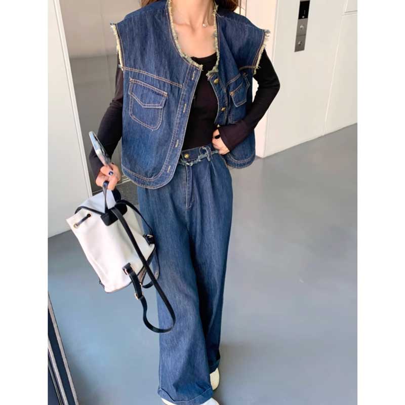 デニムベスト×ワイドデニムパンツ