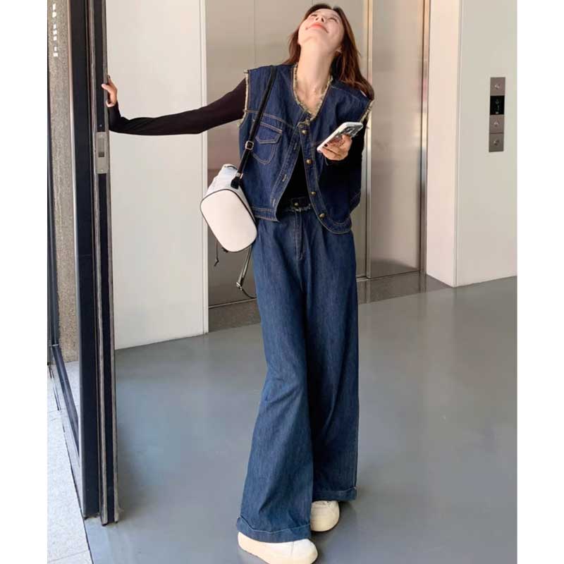 デニムベスト×ワイドデニムパンツ