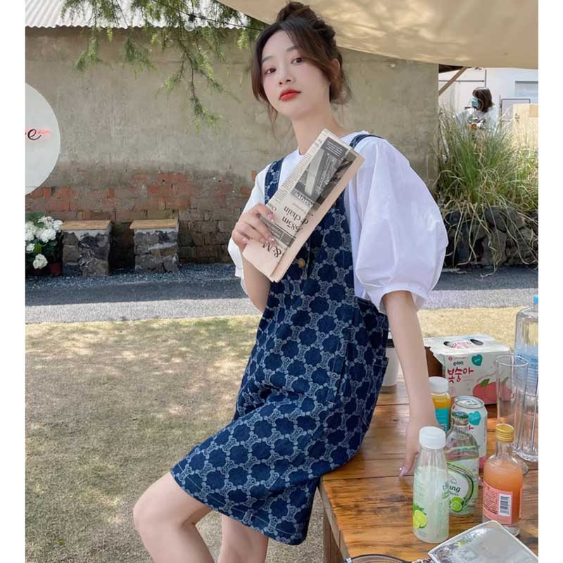 バルーン袖カットソー×デニムサロペットスカート