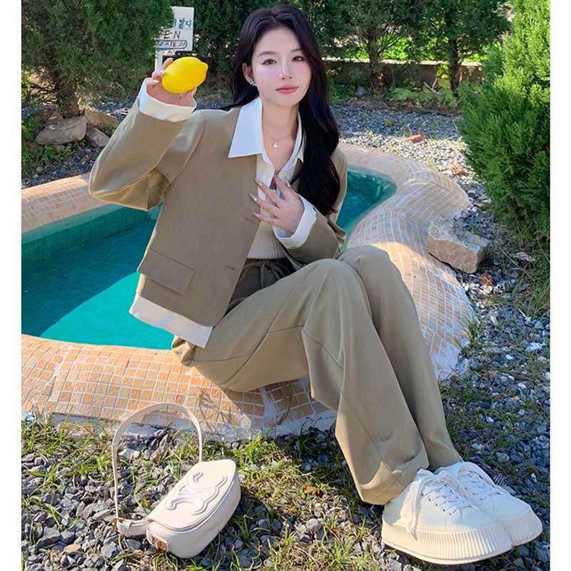 ホワイトカラージャケットセットアップ