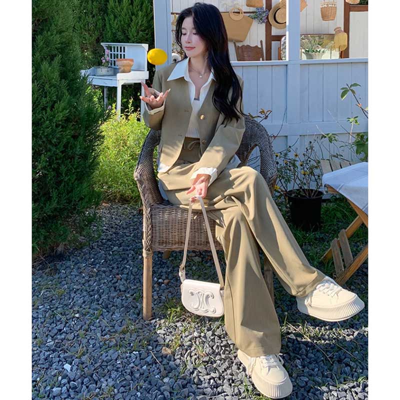 ホワイトカラージャケットセットアップ