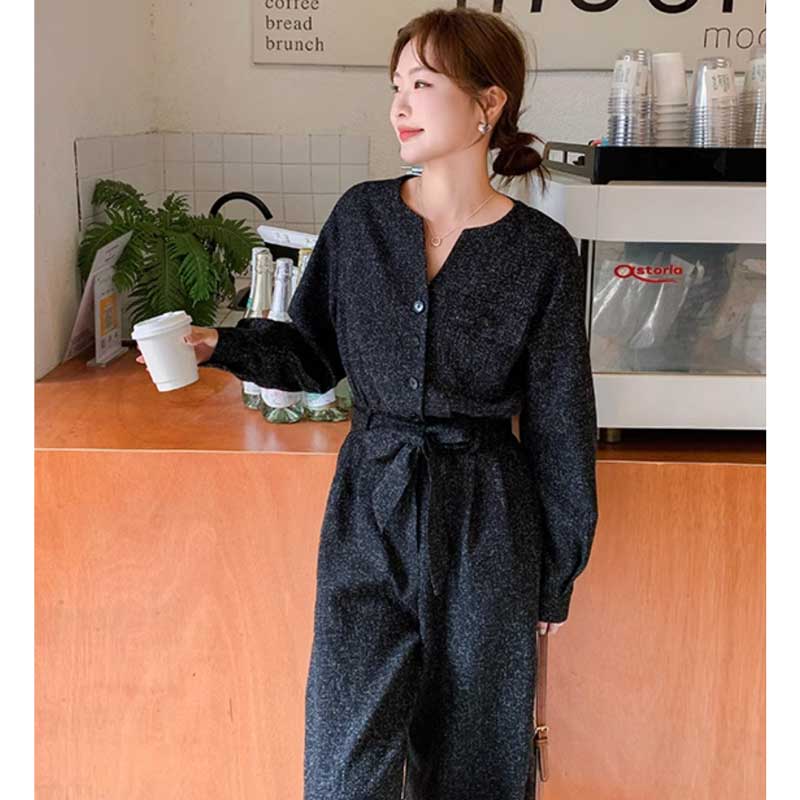 ノーカラーブラックジャンプスーツ