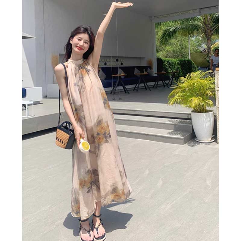 ホルターネックAラインワンピース