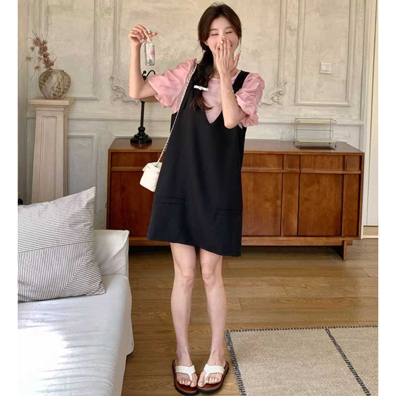 ギャザースリーブカットソー×サスペンダースカート