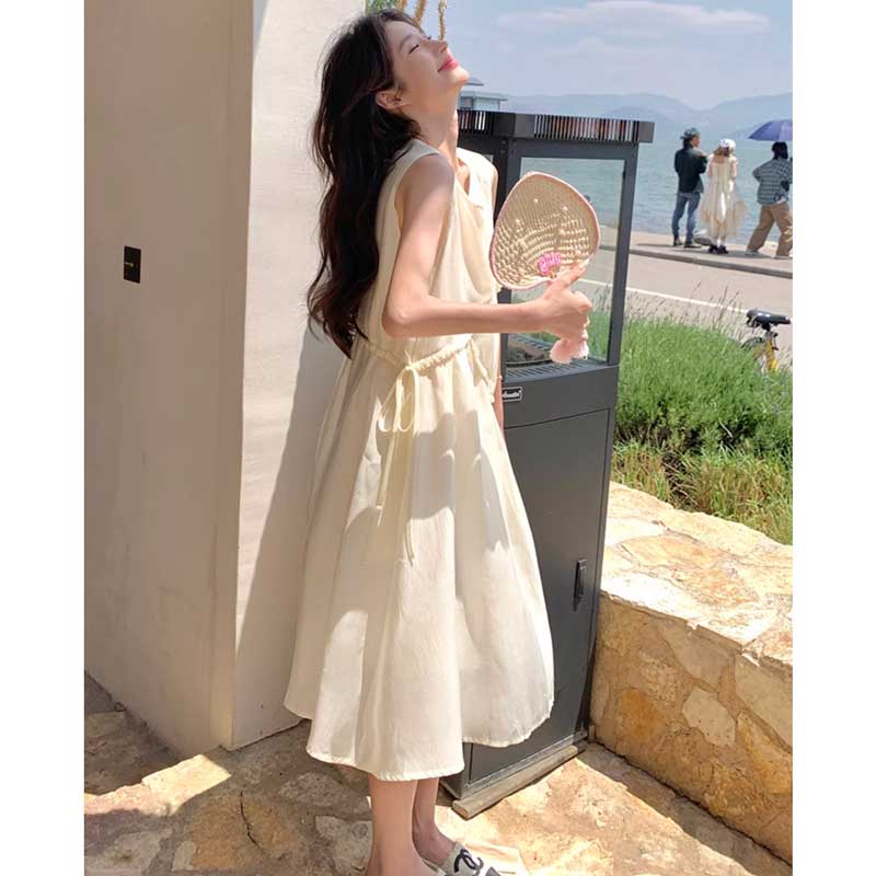 アイボリーノースリーブワンピース