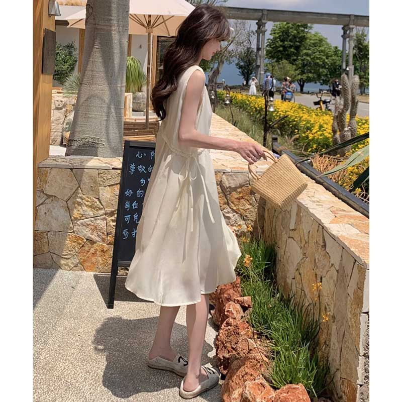 アイボリーノースリーブワンピース