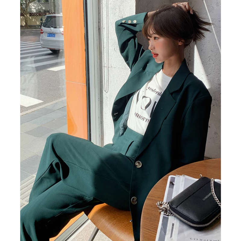 ダークグリーンセットアップスーツ