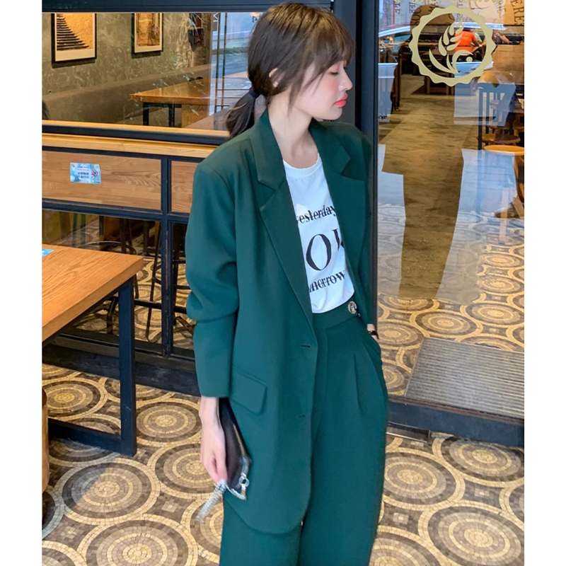 ダークグリーンセットアップスーツ