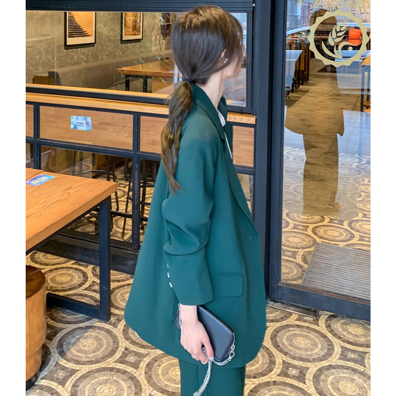 ダークグリーンセットアップスーツ