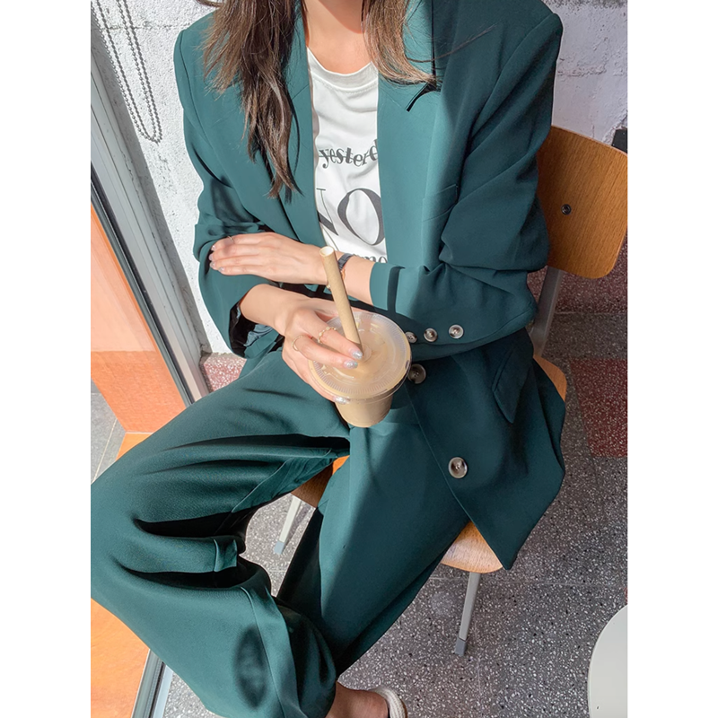 ダークグリーンセットアップスーツ