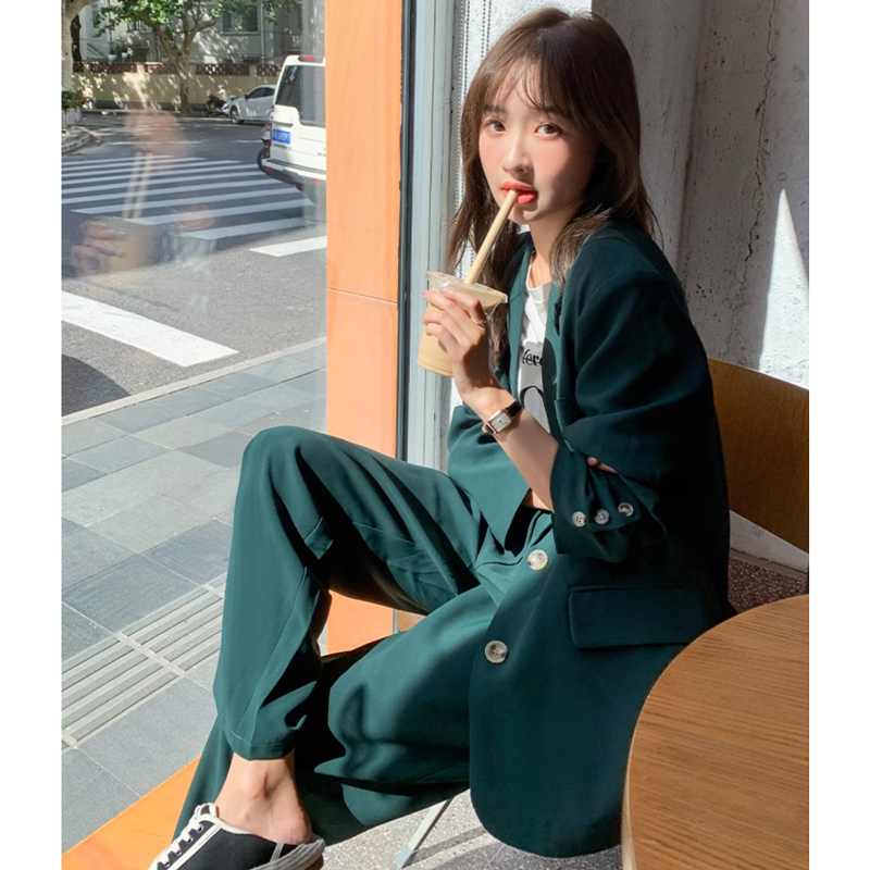 ダークグリーンセットアップスーツ