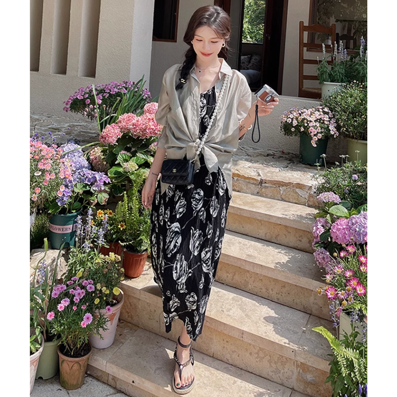 バックスリットブラウス×キャミソールワンピース