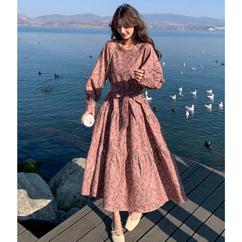 小花柄ティアードワンピース