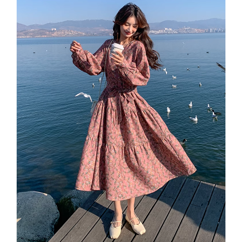 小花柄ティアードワンピース