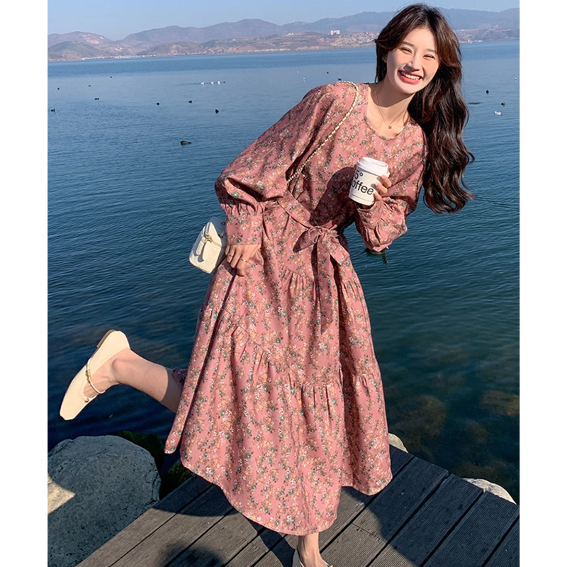 小花柄ティアードワンピース