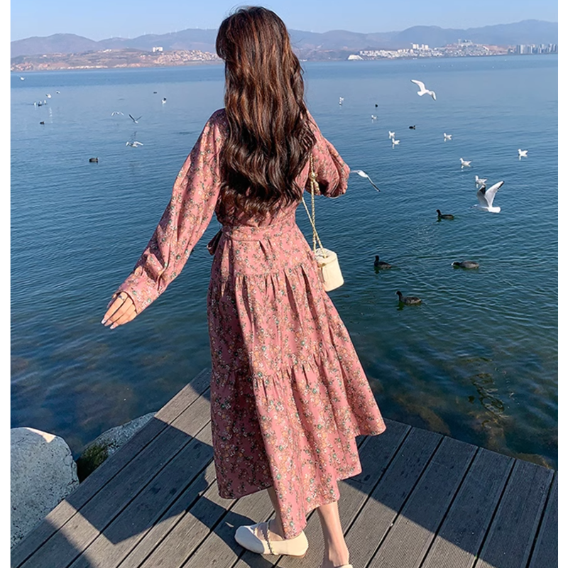 小花柄ティアードワンピース
