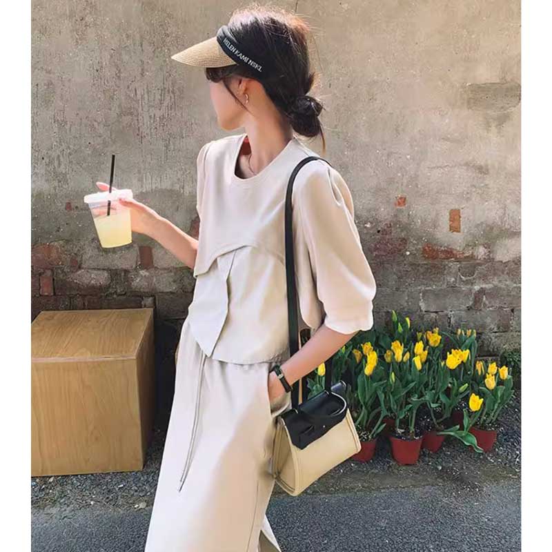 ペールカラーカジュアルセットアップ