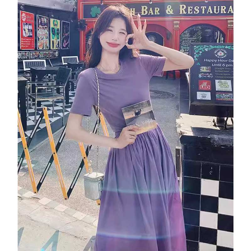 バックオープンワンピース