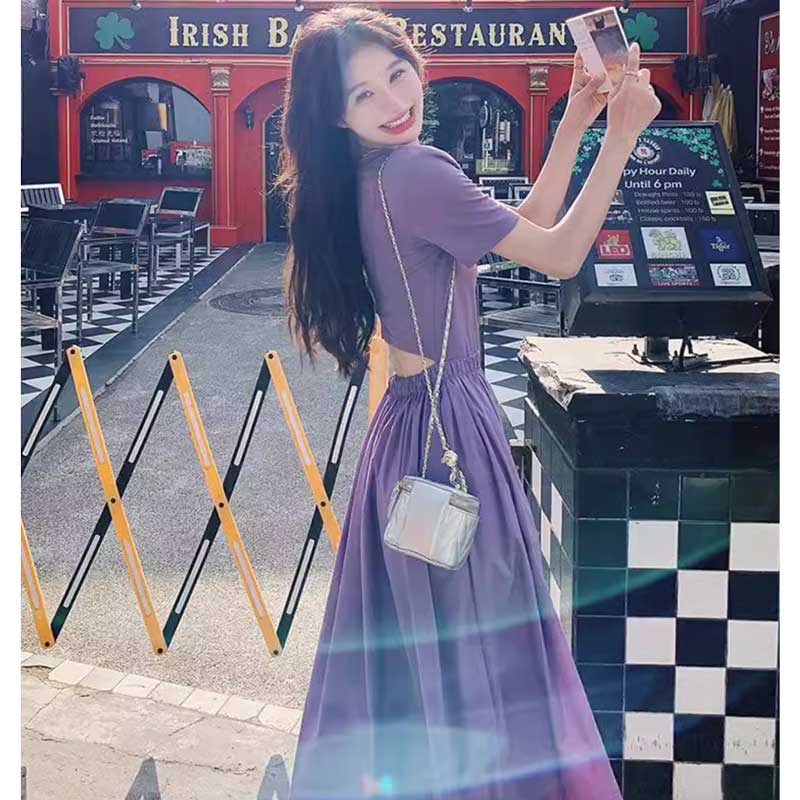 バックオープンワンピース