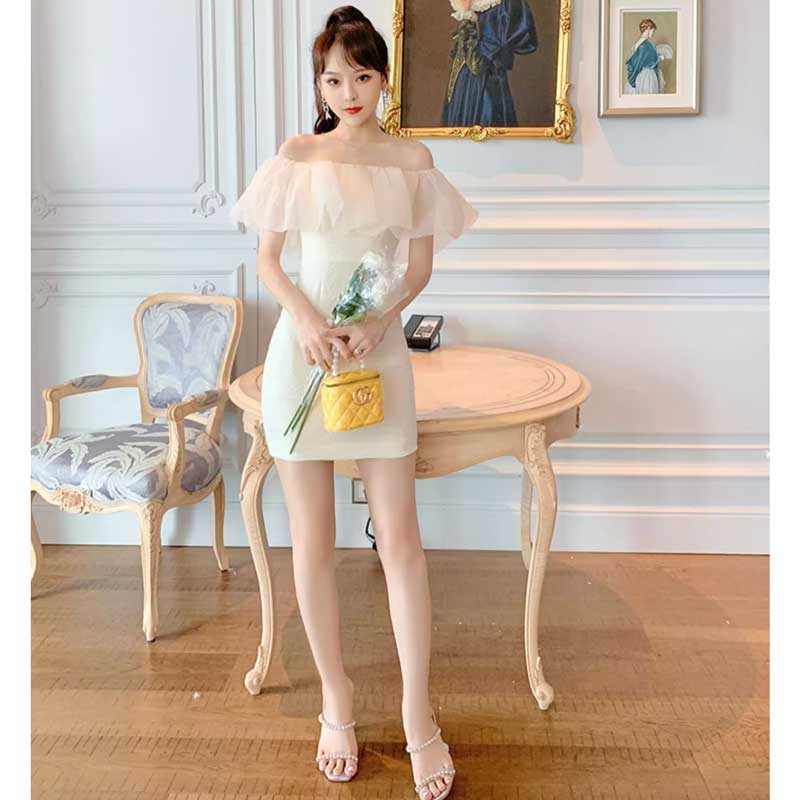 オフショルダーフリルワンピース