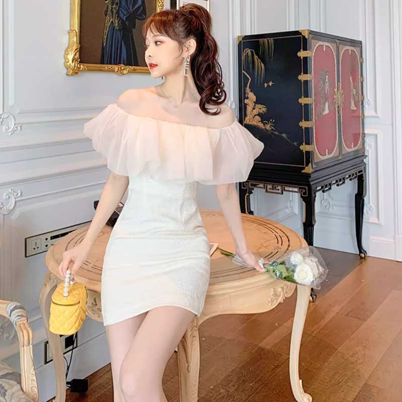 オフショルダーフリルワンピース