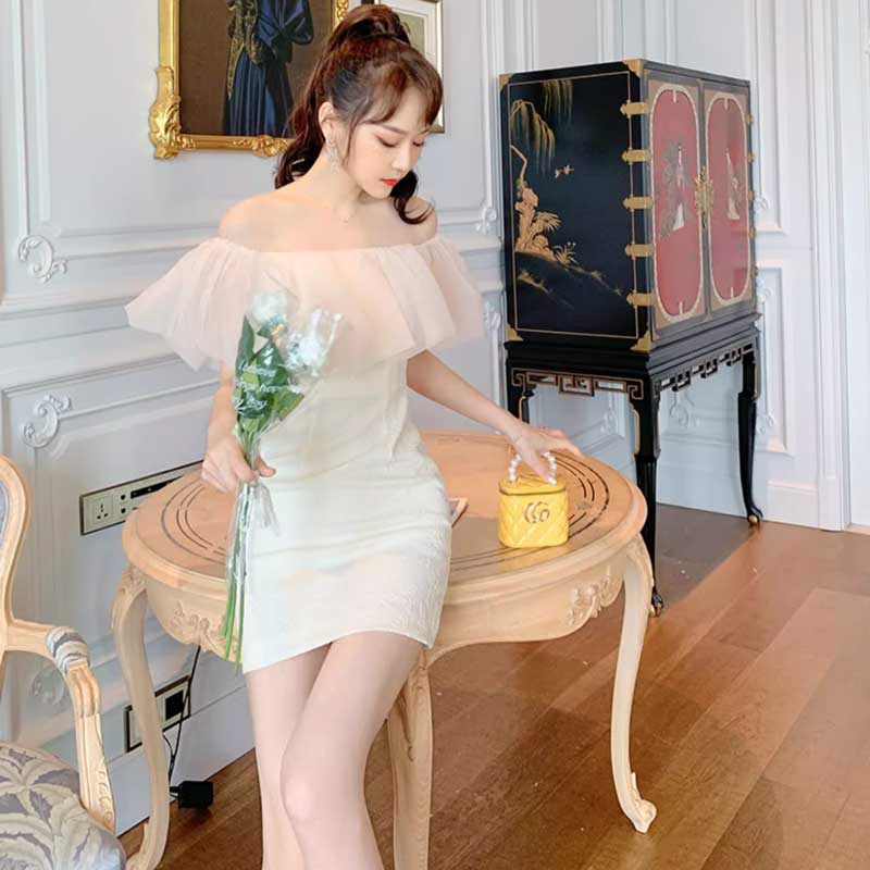 オフショルダーフリルワンピース