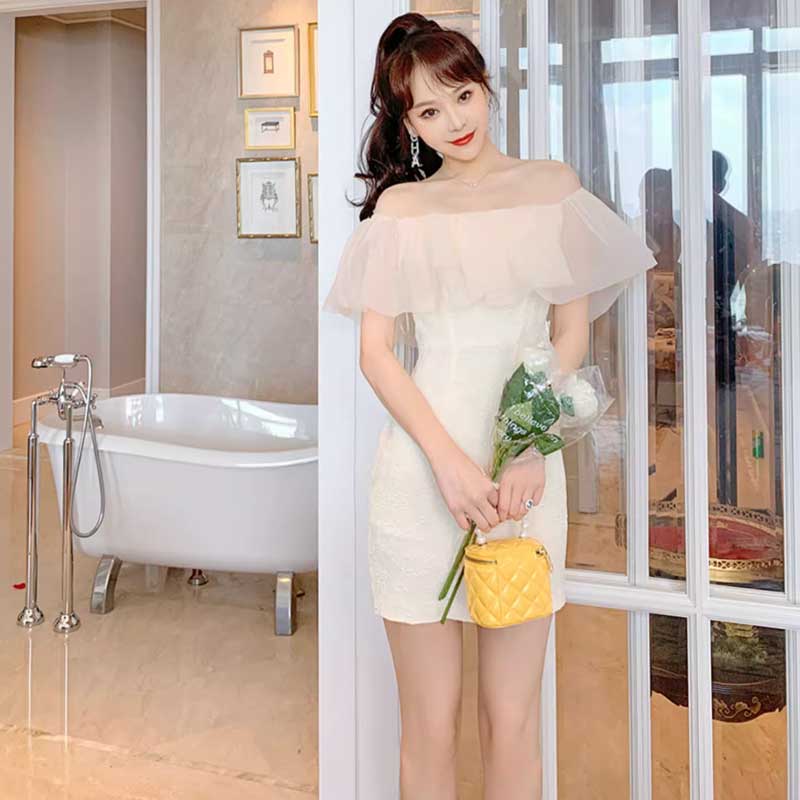 オフショルダーフリルワンピース