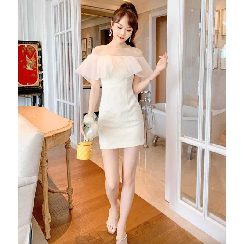 オフショルダーフリルワンピース