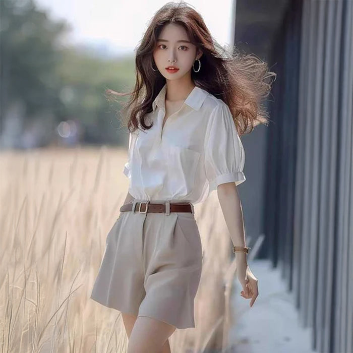 パフスリーブブラウス×ワイドショートパンツ