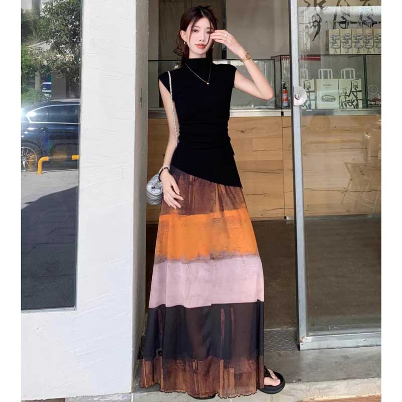 ノースリーブニット×グラデーションスカート