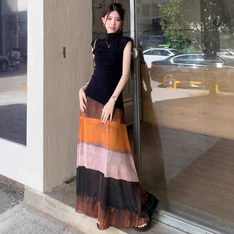 ノースリーブニット×グラデーションスカート