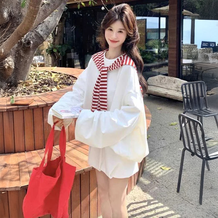 肩掛けニット風ホワイトセットアップ