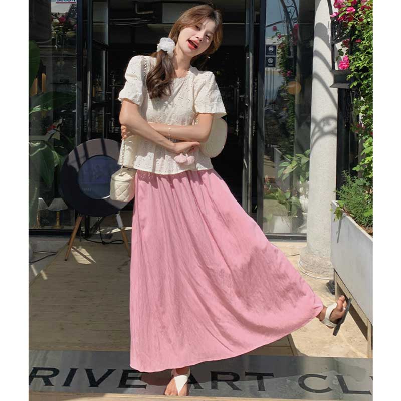 レースカットソー×マキシ丈フレアスカート