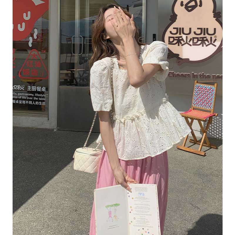 レースカットソー×マキシ丈フレアスカート