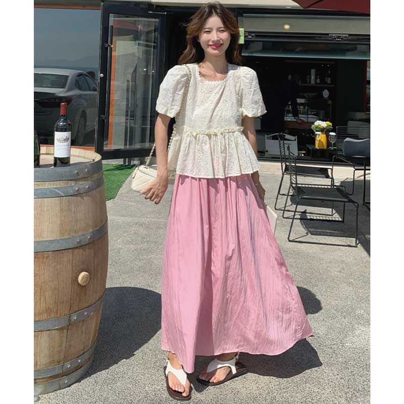 レースカットソー×マキシ丈フレアスカート