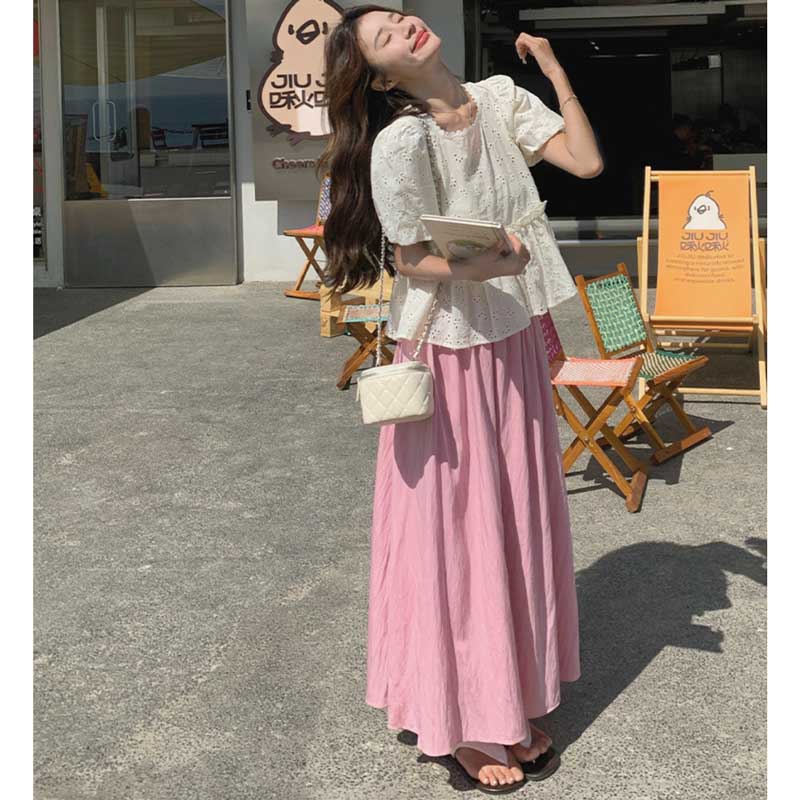 レースカットソー×マキシ丈フレアスカート