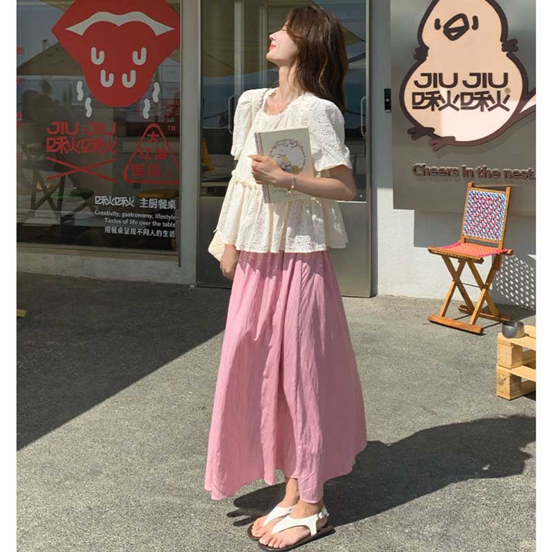 レースカットソー×マキシ丈フレアスカート