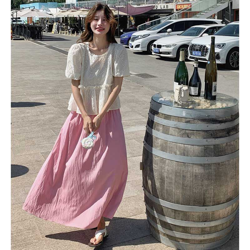 レースカットソー×マキシ丈フレアスカート