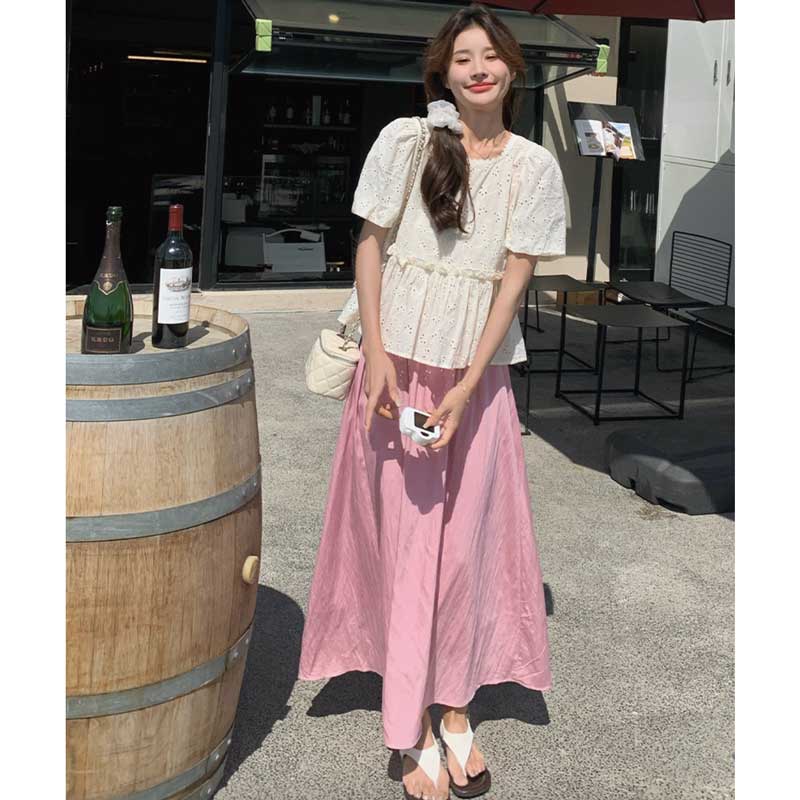 レースカットソー×マキシ丈フレアスカート