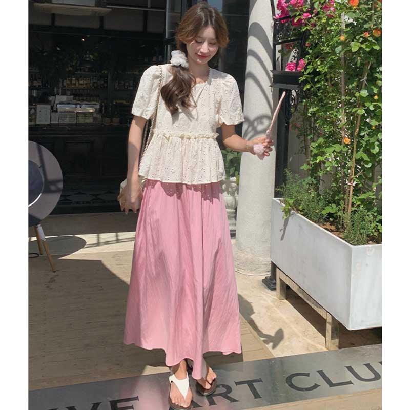 レースカットソー×マキシ丈フレアスカート