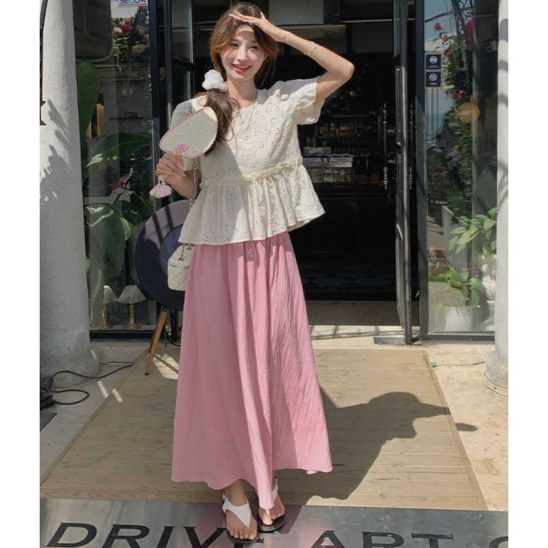 レースカットソー×マキシ丈フレアスカート