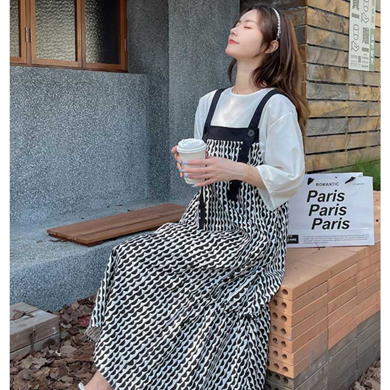 モノトーンサスペンダースカート