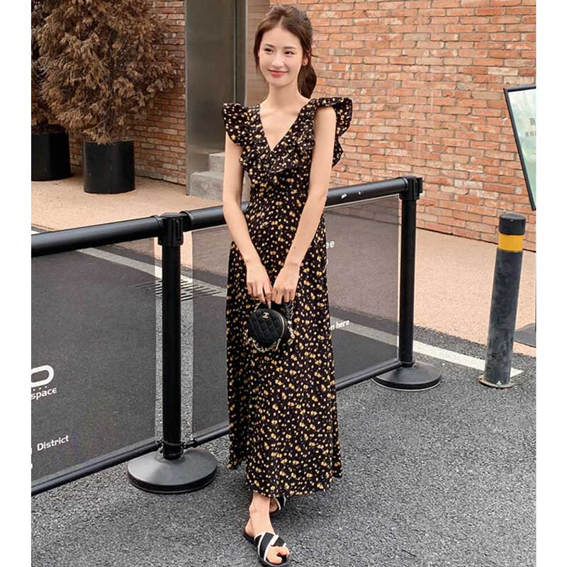 Vネック小花柄フレアシルエットワンピース